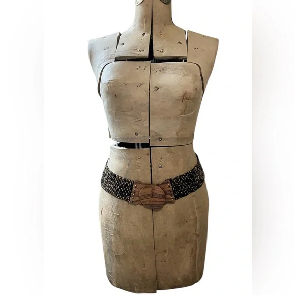 💥2 for 1💥Elastic Black & Gold Beaded Belt with Wooden Buckle - Picture 1 of 7